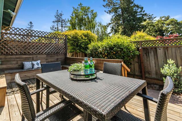928 Peggy Lane, Menlo Park CA: https://media.crmls.org/mediaz/354ffc77-d8cd-493b-b398-3e78140bf5a7.jpg
