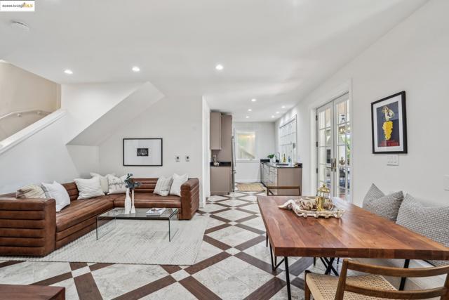 6051 MARGARIDO Dr, Oakland CA: https://media.crmls.org/mediaz/35504dfc-ec90-4aae-ae5f-93006997aa53.jpg