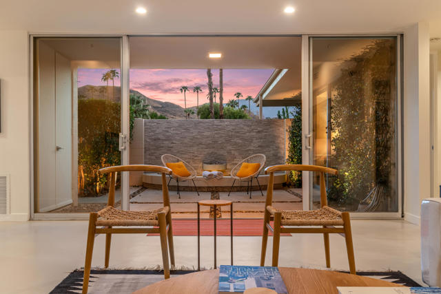 260 Desert Lakes Drive, Palm Springs, CA 92264