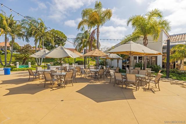 4676 Barcelona Way, Oceanside CA: https://media.crmls.org/mediaz/3551650e-354c-4efb-b0d2-a7937f9ec8bd.jpg
