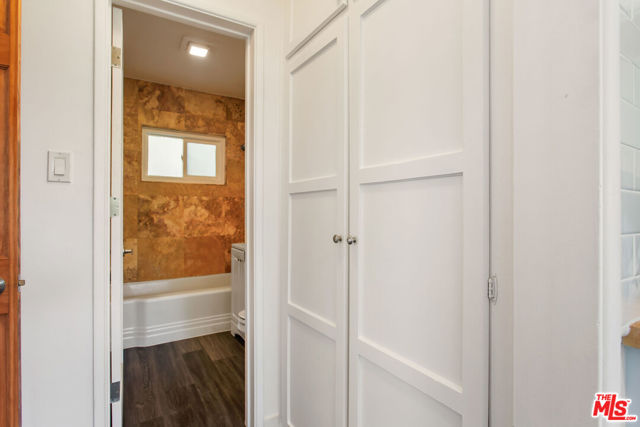 6915 Paseo Del Serra, Los Angeles CA: https://media.crmls.org/mediaz/3551a9bc-9289-41b8-b2dc-028b7d29f93f.jpg