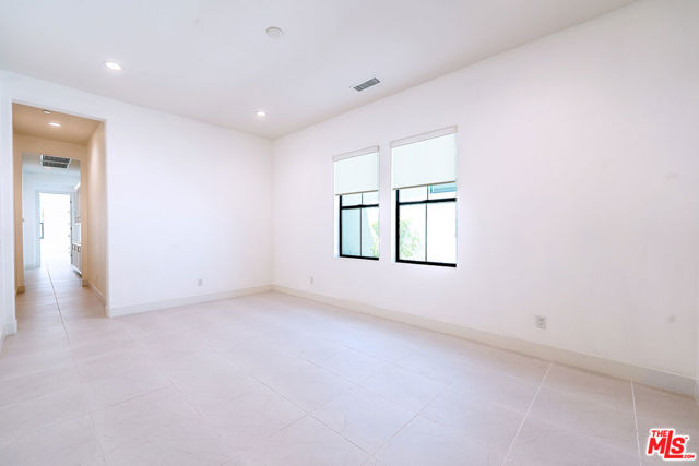 75601 Montage, Palm Desert CA: https://media.crmls.org/mediaz/3551e03a-07f7-447b-84c9-7b484709f47d.jpg