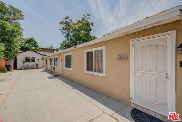 11334 Oxnard Street, North Hollywood CA: https://media.crmls.org/mediaz/355221e8-4013-45d1-a0e4-9c7ab978ab31.jpg