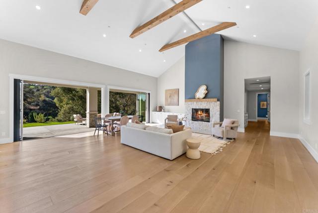 Detail Gallery Image 8 of 56 For 2747 via Del Robles, Fallbrook,  CA 92028 - 3 Beds | 3 Baths