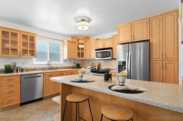 10240 Princess Marcie Dr, Santee CA: https://media.crmls.org/mediaz/35522e76-8cd5-429c-adf0-c7a243dab926.jpg