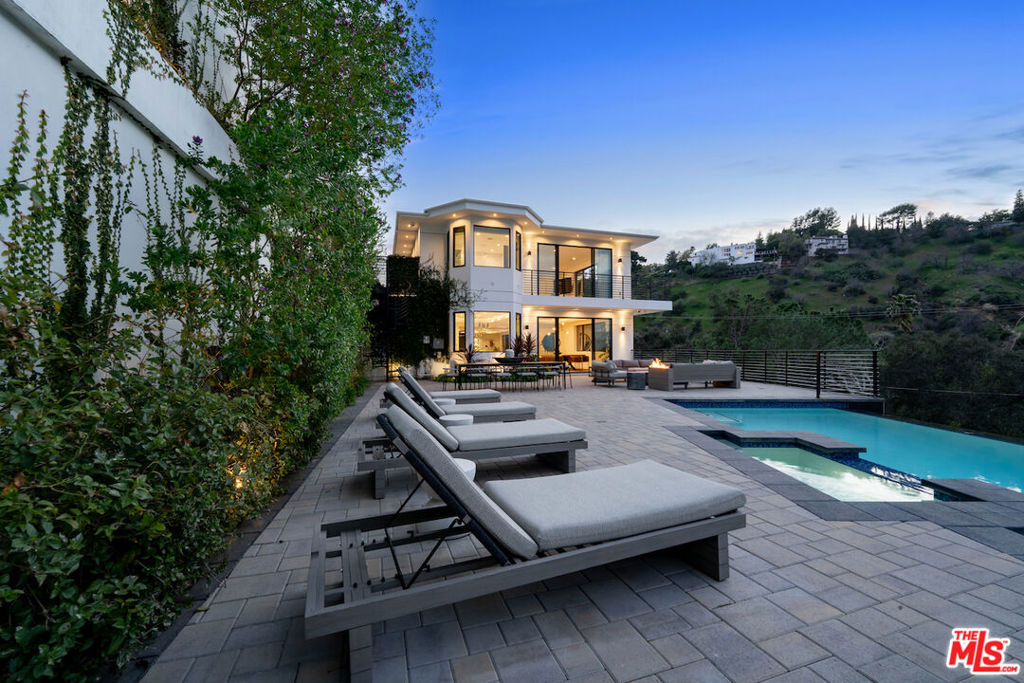 3820 Knobhill DriveSherman Oaks img 1