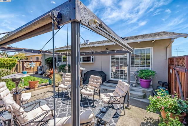 2683 Cryer St, Hayward CA: https://media.crmls.org/mediaz/355290c0-b518-4a70-9509-adfc589cd92d.jpg