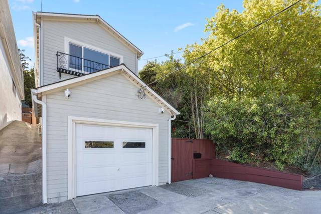 129 Alvarado Street, Brisbane CA: https://media.crmls.org/mediaz/3552dbd7-b2ba-4d11-82c2-a432e7e5a057.jpg