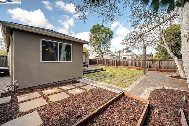 338 Orchard Ave, Sunnyvale CA: https://media.crmls.org/mediaz/3552fd5e-3741-4901-807f-57fec90bee8e.jpg