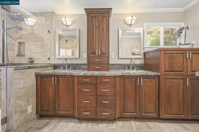 1883 Piedras Cir, Alamo CA: https://media.crmls.org/mediaz/35548fff-b799-431e-9567-8d305ff0733c.jpg