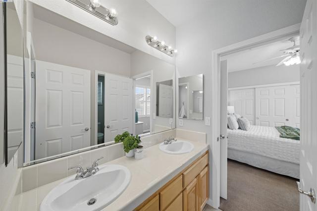 3080 Bresso Dr, Livermore CA: https://media.crmls.org/mediaz/35549839-74e0-4380-95f1-93860142146e.jpg