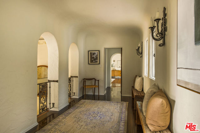 Image 21 of 44 For 5470 Los Feliz Boulevard