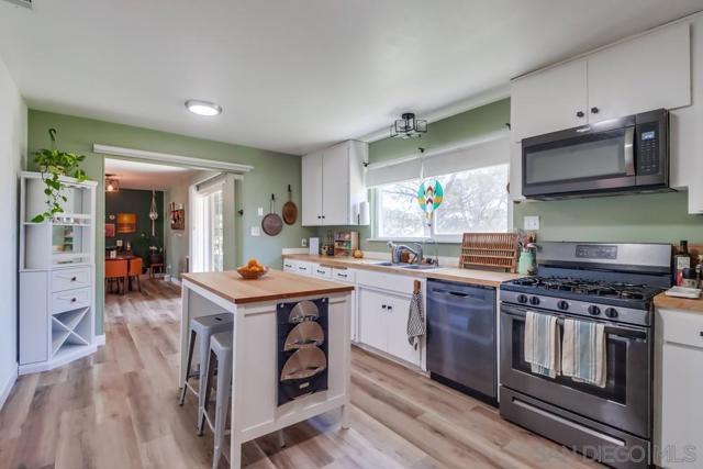 2920 Ribbonwood Rd, Boulevard CA: https://media.crmls.org/mediaz/3557b188-af37-4f0d-8ba6-a2d2df294021.jpg