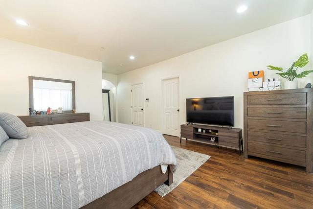 Image 19 of 73 For 35724 Linda Drive