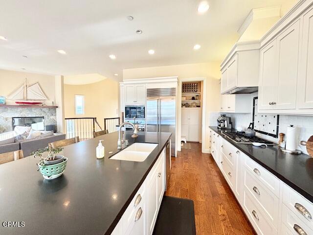 117 Glendale Avenue, Oxnard CA: https://media.crmls.org/mediaz/3558435e-331e-415f-8e39-6598726d6183.jpg