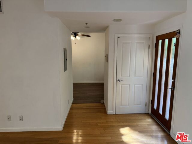 2315 Mira Vista Avenue, Montrose CA: https://media.crmls.org/mediaz/35586bef-677e-44f7-ada6-0a4caf06f5a4.jpg