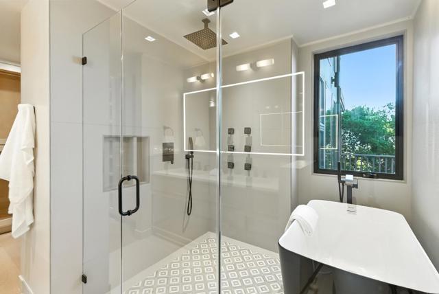 490 Shelford Avenue, San Carlos CA: https://media.crmls.org/mediaz/35590a4c-5a62-4dc2-a632-ad777425d9e6.jpg