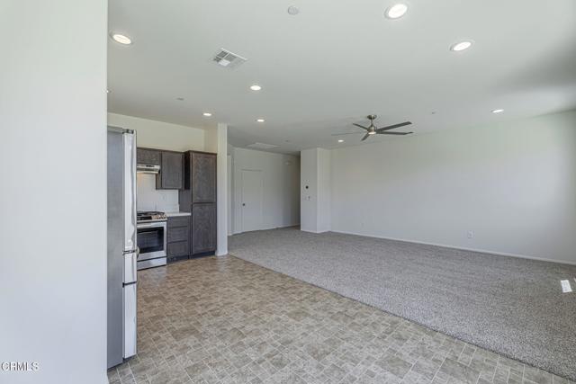 3016 Via Bella Rosa Avenue, Rosamond CA: https://media.crmls.org/mediaz/355960c2-a915-4c91-8a0f-f2d31e3bac13.jpg