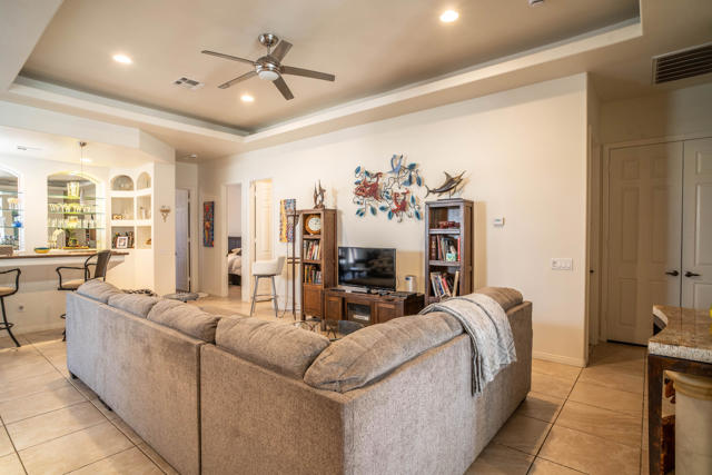 52280 Avenida Herrera, La Quinta CA: https://media.crmls.org/mediaz/3559abde-f8bf-4ed6-9163-c2e7ba963c51.jpg