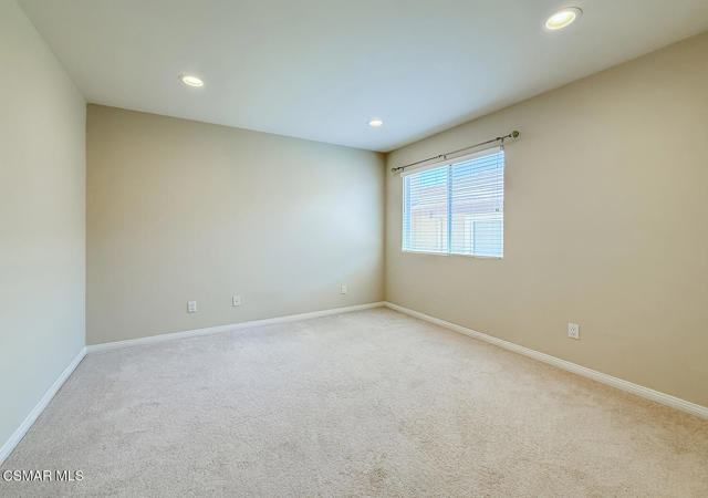 3030 Hollycrest Avenue, Thousand Oaks CA: https://media.crmls.org/mediaz/3559edc4-ccf0-4463-a11e-58bb6c2ff16b.jpg