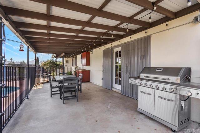 1131 Mary St, El Cajon CA: https://media.crmls.org/mediaz/355a4a6d-550b-4dff-bafd-9f48259ab2f8.jpg
