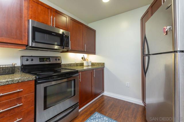 253 10Th Ave, San Diego CA: https://media.crmls.org/mediaz/355aa0d8-4199-4d12-bdc1-5826f605b29c.jpg
