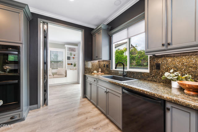 321 Town Forest Court, Camarillo CA: https://media.crmls.org/mediaz/355af19a-7cf6-48b3-8fdf-f94298e3aade.jpg