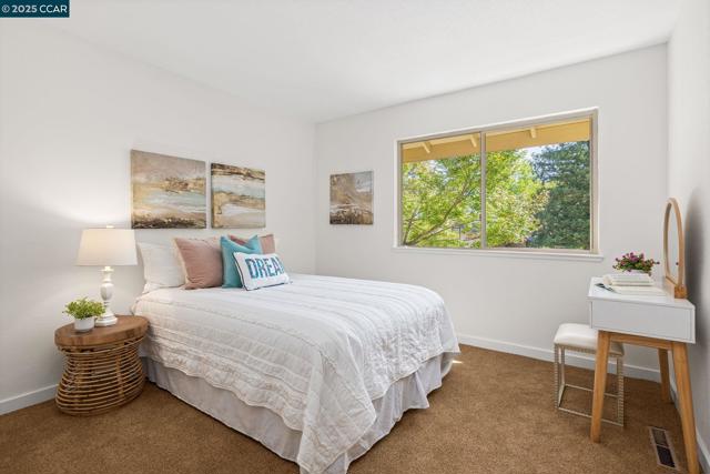 1618 Candelero Dr, Walnut Creek CA: https://media.crmls.org/mediaz/355af88a-1861-40bf-b6f1-eec9c47cc34f.jpg