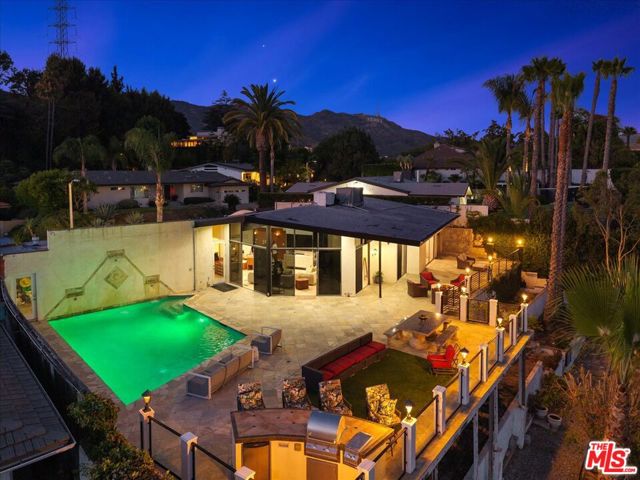 6530 Lakeridge Road, Los Angeles CA: https://media.crmls.org/mediaz/355b0007-471f-4f92-b053-9d53dcc5a0ce.jpg