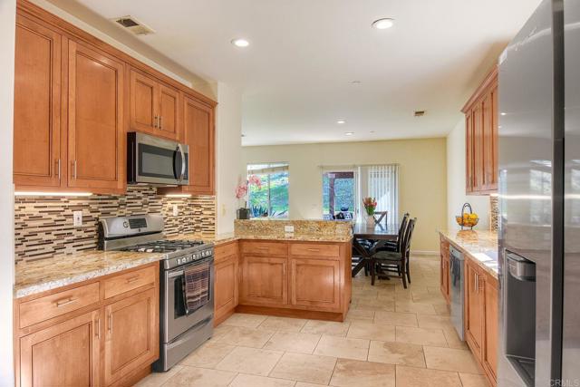 Detail Gallery Image 3 of 41 For 1379 Corte Bagalso, San Marcos,  CA 92069 - 4 Beds | 3 Baths