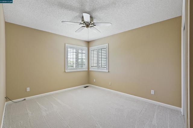 5535 Edgeview Dr, Discovery Bay CA: https://media.crmls.org/mediaz/355c0387-1ca5-4d48-947d-4297737e4612.jpg