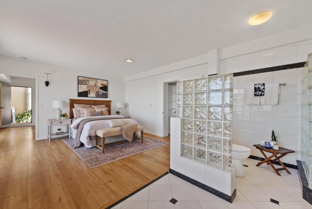 220 Shoreview Drive, Aptos CA: https://media.crmls.org/mediaz/355d3f40-1ed3-492c-bb76-7e2254f76e7d.jpg