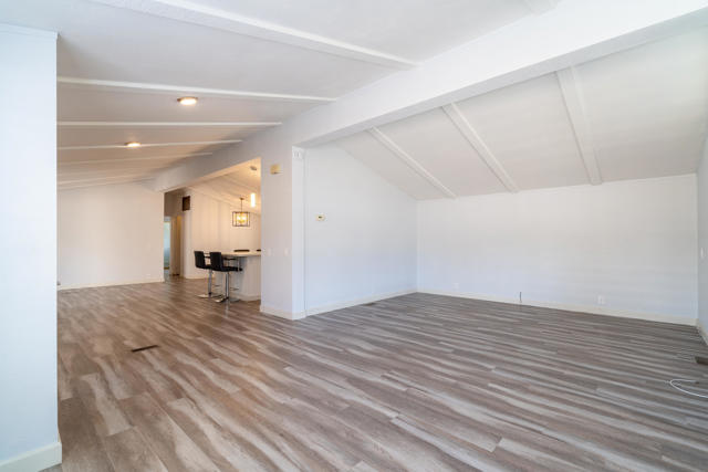 14 International Boulevard, Rancho Mirage CA: https://media.crmls.org/mediaz/355db0b0-433d-4bb0-bdac-4048f2c434fa.jpg