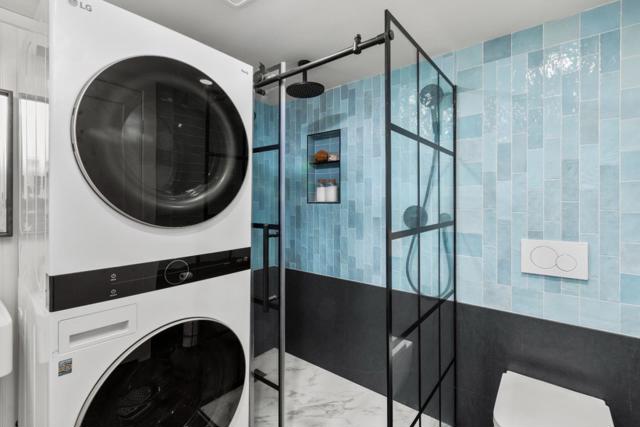 950 Noe Street, San Francisco CA: https://media.crmls.org/mediaz/355dba26-4cba-4490-b3f9-25a4ac9f2f91.jpg