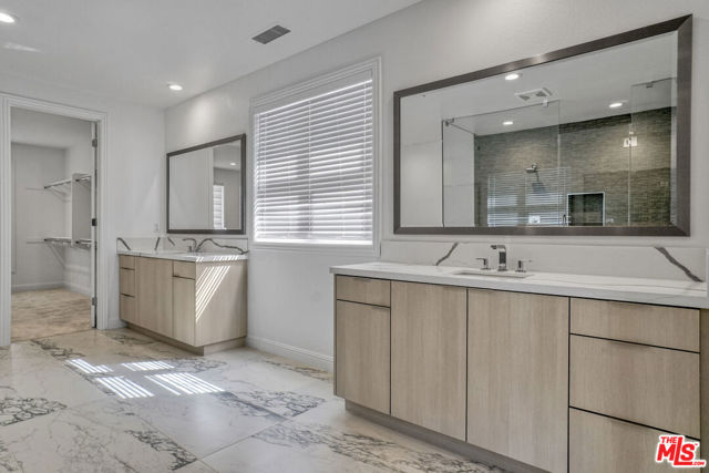 20188 W Marlow Lane, Porter Ranch CA: https://media.crmls.org/mediaz/355dde55-f01e-4184-86e0-5b8bf91c3353.jpg