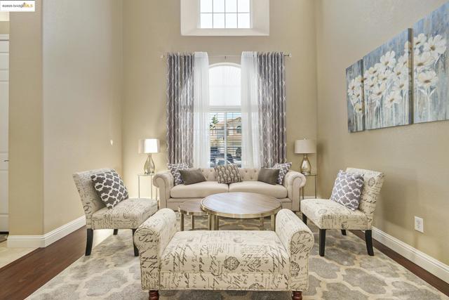 2532 Crystal Way, Antioch CA: https://media.crmls.org/mediaz/355e7bf7-5d02-460d-871e-b87076e537b6.jpg