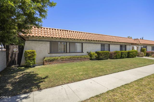 1401 Glenwood Drive, Oxnard CA: https://media.crmls.org/mediaz/355e9fae-506c-4731-b3ab-b8ffaa0dca1d.jpg