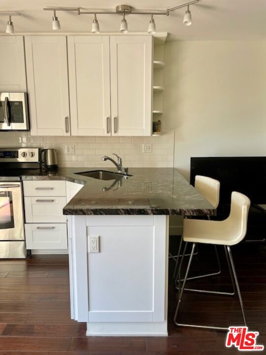 6151 Orange Street, Los Angeles CA: https://media.crmls.org/mediaz/355f209b-8230-42fc-9224-8ea8c6535ed8.jpg