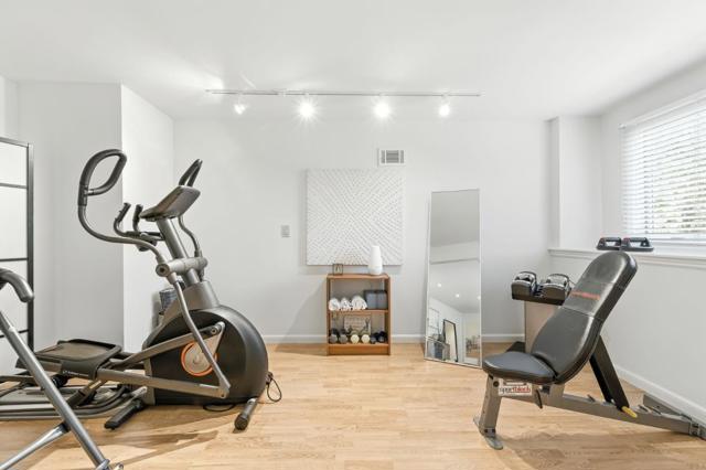 2530 Skyfarm Drive, Hillsborough CA: https://media.crmls.org/mediaz/355f2607-face-4d27-9a2e-6e203e479ee7.jpg