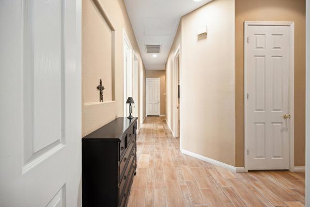 79976 Castille Drive, La Quinta CA: https://media.crmls.org/mediaz/3560043e-a004-4967-aead-ed0c02c5cdf6.jpg