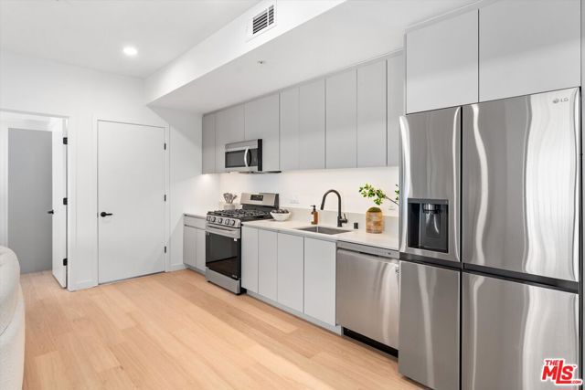 904 S New Hampshire Avenue, Los Angeles CA: https://media.crmls.org/mediaz/3560794b-faea-4b7d-8f57-8d2d81938925.jpg