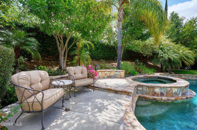 4566 Bluewood Court, Moorpark CA: https://media.crmls.org/mediaz/356084a0-268b-4fcd-aa7c-19b9449329c9.jpg