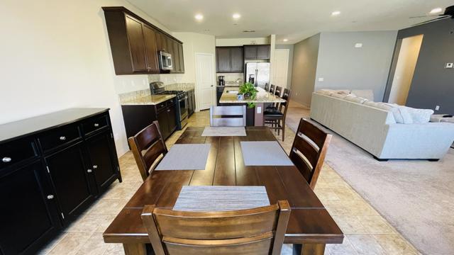 82982 Wheatley Court, Indio CA: https://media.crmls.org/mediaz/35618da6-e782-4933-ad97-a0186b02c7d5.jpg