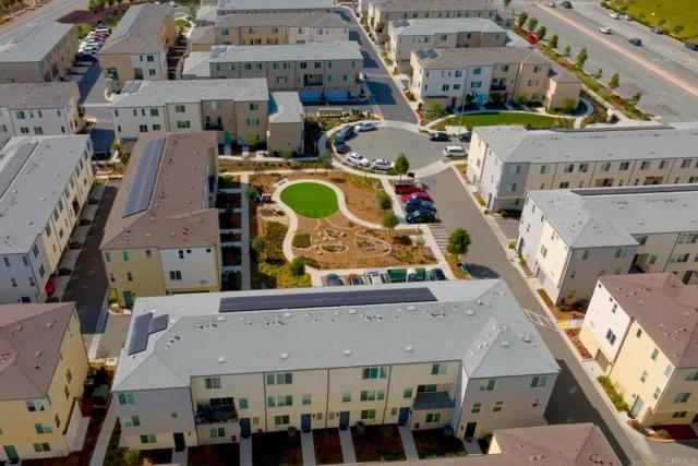 5495 Seacliff Place, San Diego CA: https://media.crmls.org/mediaz/3561d5f6-97fd-447d-beff-39e0ee348175.jpg