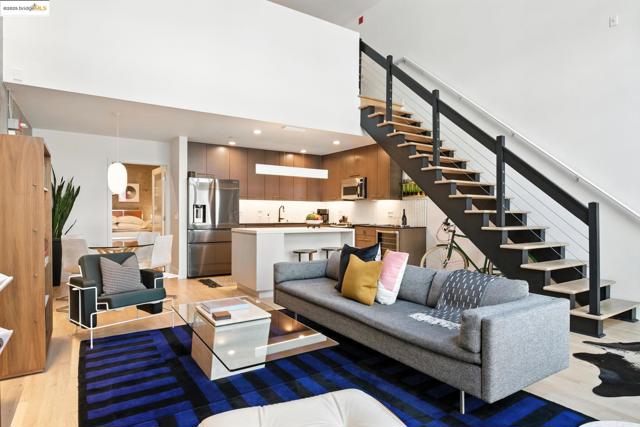 311 Oak St, Oakland CA: https://media.crmls.org/mediaz/356317e3-b7b0-4944-8795-b14c467f9d1b.jpg