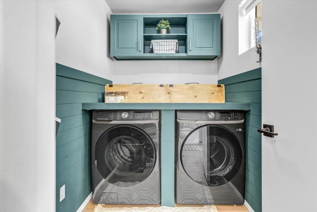 Detail Gallery Image 3 of 30 For 402 Creekside Cir, San Diego,  CA 92114 - 3 Beds | 3 Baths