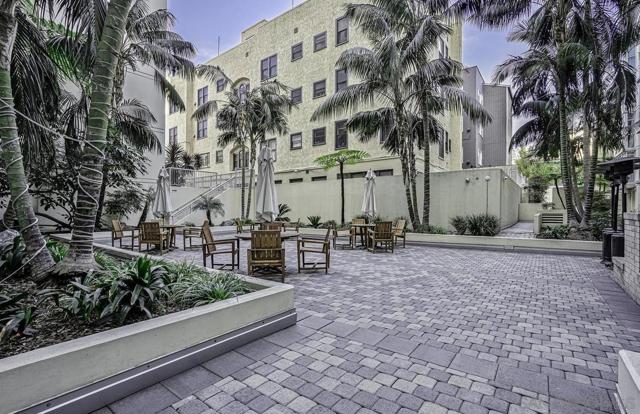 850 Beech St, San Diego CA: https://media.crmls.org/mediaz/3563e54d-8266-4dcf-8378-232e09292a9a.jpg