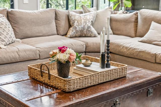 61 Oak Haven Way, Woodside CA: https://media.crmls.org/mediaz/35640d1e-316f-457d-8081-c47141f2b623.jpg