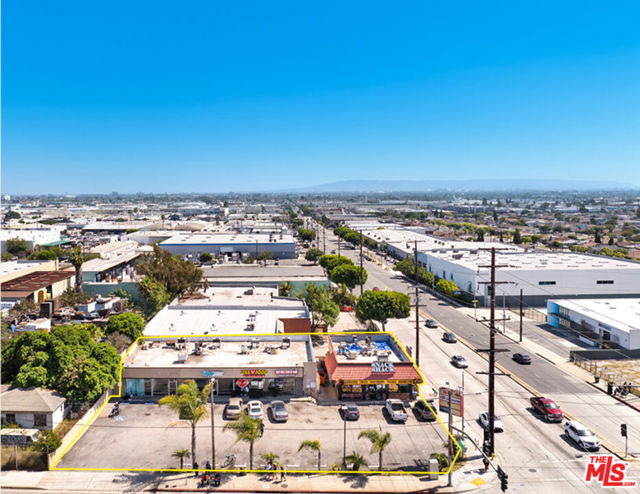 1756 W El Segundo Boulevard, Gardena CA: https://media.crmls.org/mediaz/35647ef3-471c-47b5-90db-6cb9a445bf88.jpg