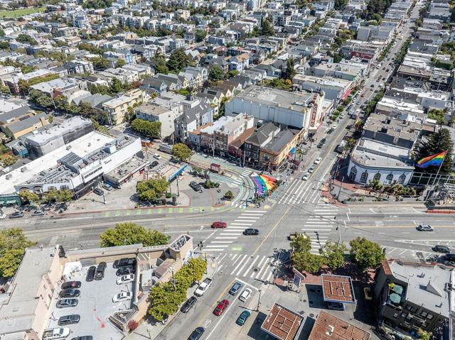 4096 17th Street, San Francisco CA: https://media.crmls.org/mediaz/3564907b-9817-45dd-a8a1-5497df41c5a9.jpg
